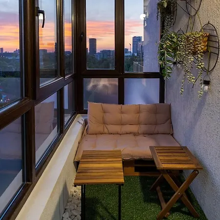 Downtown Floreasca Penthouse With Jacuzzi&sauna Lägenhet *