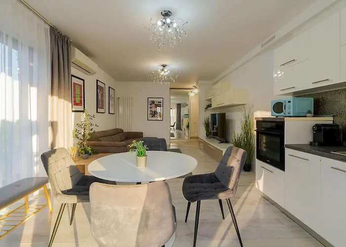 Downtown Floreasca Penthouse With Jacuzzi&sauna Apartment