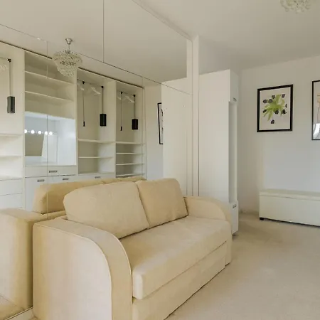 Downtown Floreasca Penthouse With Jacuzzi&sauna בוקרשט