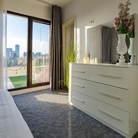 Downtown Floreasca Penthouse With Jacuzzi&sauna דירה *