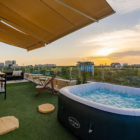 Downtown Floreasca Penthouse With Jacuzzi&sauna בוקרשט