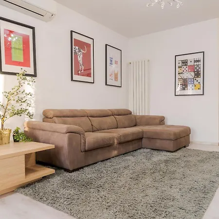 Downtown Floreasca Penthouse With Jacuzzi&sauna Apartment