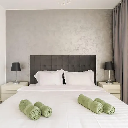 Downtown Floreasca Penthouse With Jacuzzi&sauna בוקרשט