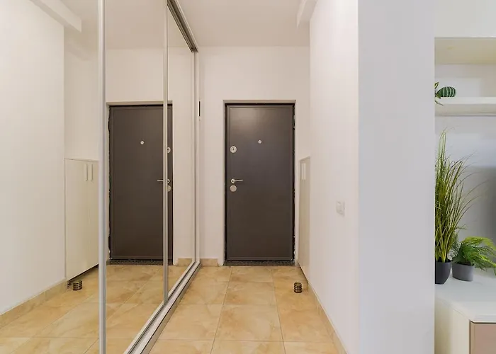 Downtown Floreasca Penthouse With Jacuzzi&sauna * Bucarest