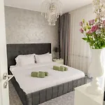 Downtown Floreasca Penthouse With Jacuzzi&sauna 부쿠레슈티