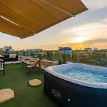 Downtown Floreasca Penthouse With Jacuzzi&sauna Бухарест